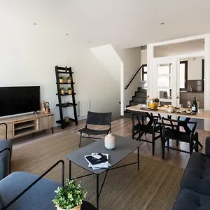 Petit Luxe Tobella Dreta , Terrassa Spanje